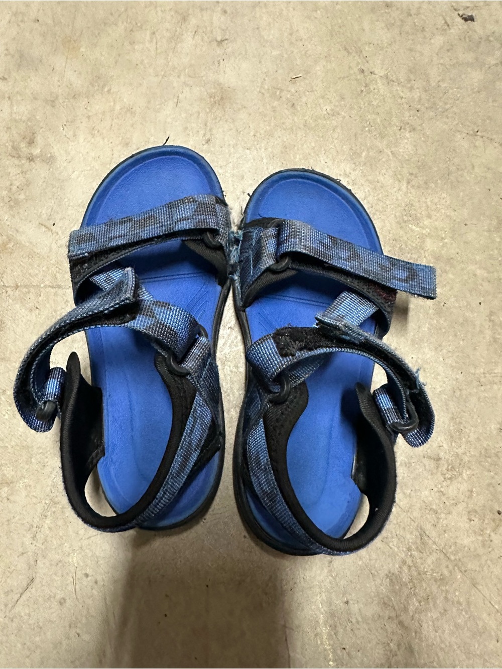 Northside Blue Kids Hook-and-Loop Sport Sandals in size 10